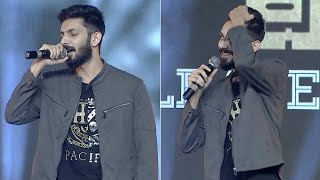 Anirudh Sings Baitikochi Choosthe Song @ Master Pre Release Event | MS Entertainments