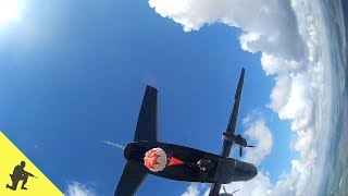 Десантування курсантів із борту військово-транспортного літака Ан-26