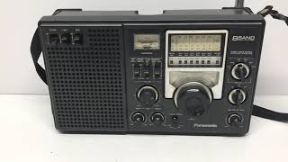 Testing a Panasonic RF-2200 Short Wave Radio