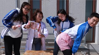 【抖芽视频】打针送爆辣雪糕，谁怕疼谁吃，没想学生穿来假屁股