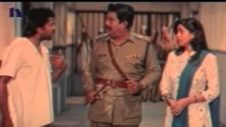 Vijayashanti Comedy Scene In Jail - Gang Leader Movie Scenes