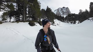 Solo hiking and painting in the Pyrenees .