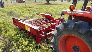 เครื่องขุดถั่วลิสง,Peanut Harvester Machine