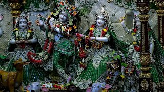 28th Dec. '24 | Sringar Aarti Darshan | Sri Sri Radha Gopinath Mandir | ISKCON Chowpatty Mumbai.