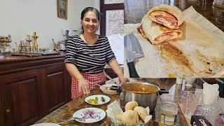 Fasole prăjită lahnie cu cârnați afumat ( și rulada cu cașcaval )