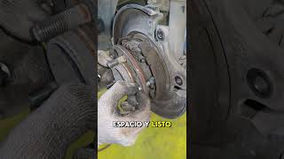 Cómo cambiar ESPÁRRAGO de rueda ROTO (Sin desarmar frenos) 🔧 #Shorts