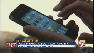 Cellphones affect romantic relationships