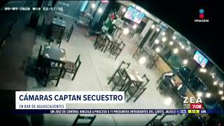 Cámaras captan secuestro en bar de Aguascalientes | Noticias con Francisco Zea