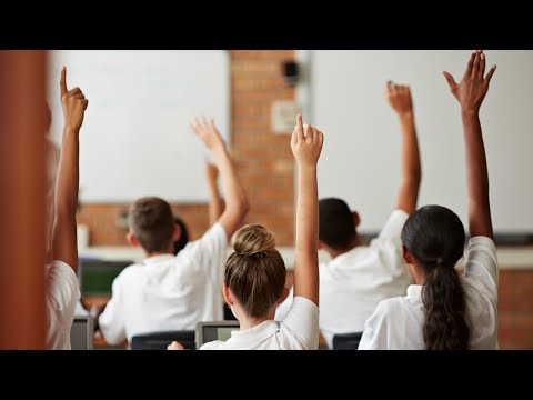 What does the National Curriculum say about handwriting?