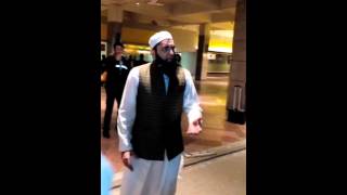 Junaid Jamsheed at Islamabad Airport 3