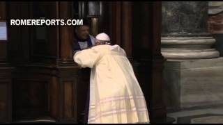 Pope Confesses in St. Peter\\'s Basilica, before confessing others...