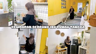 KEHIDUPAN SEORANG IBU RUMAH TANGGA