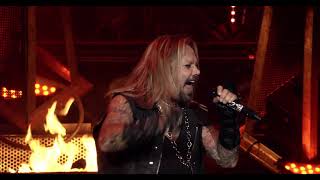 Motley Crue - Shout At The Devil (The End, Live In Los Angeles)