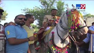 Social Unity Blooms : Dalit wedding procession welcomed by upper caste people | Sabarkantha