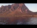 baia di cornino in navigazione davanti monte cofano