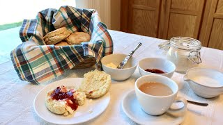 Warm and Fluffy Scones | Scones Calientitos y Esponjosos