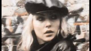 Blondie Live it Up