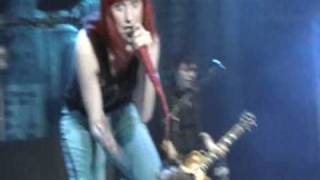 Paramore First Concert 2011 - Brasilia, Brazil - That's What You Get (live)