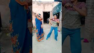 मम्मी पुतला बन के खड़ी है 😜😂🤣#youtubeshorts #dance #video #janvi