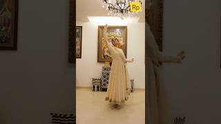 Shriya Saran | Kathak Dance | Instrumental | Dil To Pagal Hai | Madhuri Dixit, #kathak