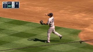 NYY@SEA: Tanaka retires Iannetta to escape a jam