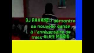 démonstration du dj raveneli(au maquis la présidence à blokosso)