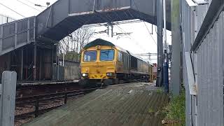 Freightliner Shed on full speed working 4L59 (1057) @ Grays (21/04/23)