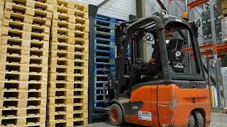 Pallets snel en veilig stapelen - Trivec Pallet Richter