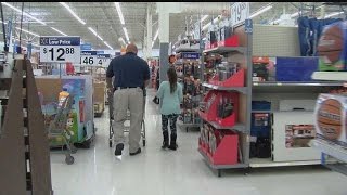 Kids, Cape police spread cheer in 'Shop with a Cop'