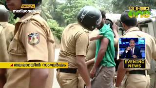 ദേശീയ പാത സ്ഥലമെടുപ്പ് സര്‍വേ: കെഎന്‍എ ഖാദര്‍ എംഎല്‍എ കുത്തിയിരിപ്പ് സമരം നടത്തി