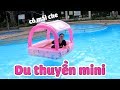 Du Thuyền Mini Có Mái Lênh Đênh Giữa Biển