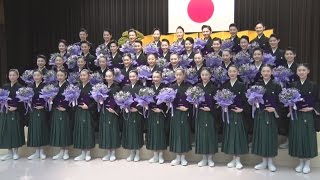 １０３期生４０人が巣立つ 宝塚音楽学校で卒業式