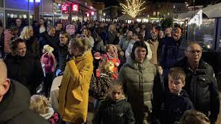 De Brink Hoevelaken stampvol voor de lampionnenoptocht