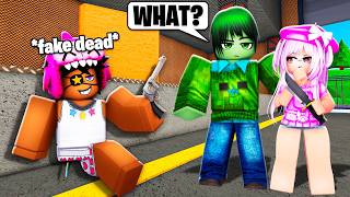 Using FAKE DEAD BODY GLITCH To TROLL TEAMERS In MM2!