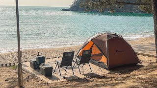 [4K] Camping in front of the quiet sea