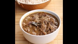 Ulli Theeyal or Small Onions in roasted coconut gravy