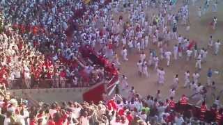 Iruñako lehen entzierroa zezen plazatik ikusita!!! 1 er encierro visto desde la plaza de toros!!