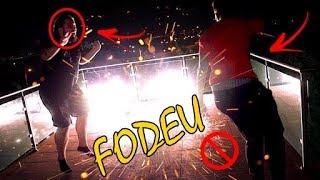 SOLTEI FOGOS AS 3 DA MANHÃ E FUI PRESO