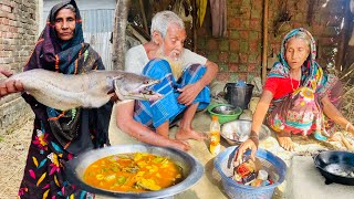 ৮০ বছর বয়সে বৃদ্ধ নানা নানীর হাতে মজাদার বোয়াল মাছের ঝোল তরকারি রান্না\\ cookies \\village cooking