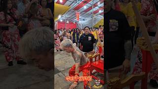 李府千歲降駕 #god #shorts #chinese #乩童 #乩身 #跳童 #viralvideo #fypシ #fyp #chinesetemple #chinesegod