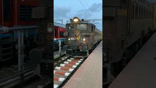 Electric Power Offlink BSL WAG5 Powering 12620 Matsyagandha Express Arriving Madgaon Railway Station