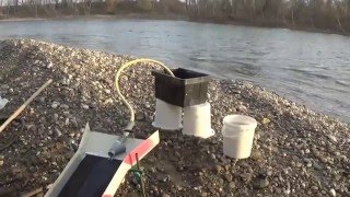 orpaillage sluice et battée/ gold panning