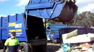 SPEEDIE WASTE - Rear Loader Unloading