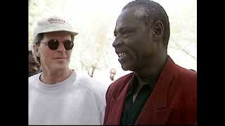 Bruce Cockburn jams with Ali Farka Toure in River of Sand (film)