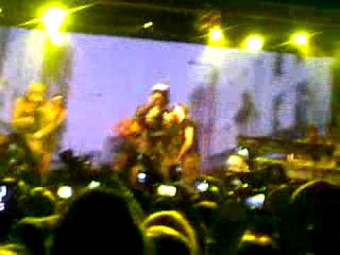 N-Dubz: Na Na (Boy Better Know!) (8/4/10) Live In Liverpool - YouTube