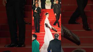 带中国古筝走上戛纳红毯，官方给了16秒的直播镜头 #festivaldecannes #guzheng