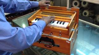 Harmonium BINA no. 23B Dx. 2 octaves