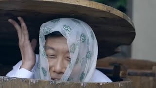 The boy disguises as nurse and hides in dung cart to escape but is relentlessly pursued by Japanese.