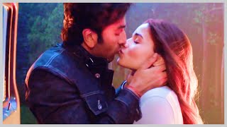 Bhramastra / Kiss Scenes — (Alia bhatt and Ranbir kapoor)