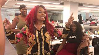 Kim Fields Sings The "Living Single" Theme Song